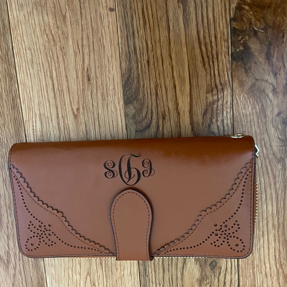 Boutique wallet with initials CSD